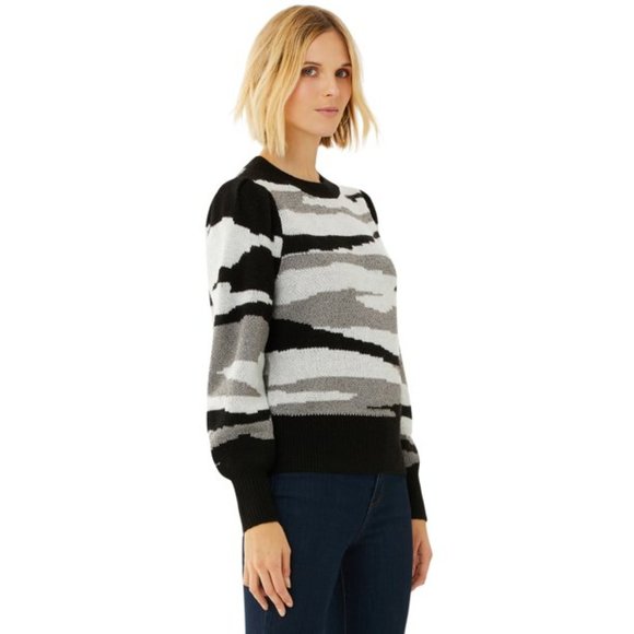 NWT Scoop NYC Camouflage Gray and Black Crewneck Sweater Small - Picture 1 of 16